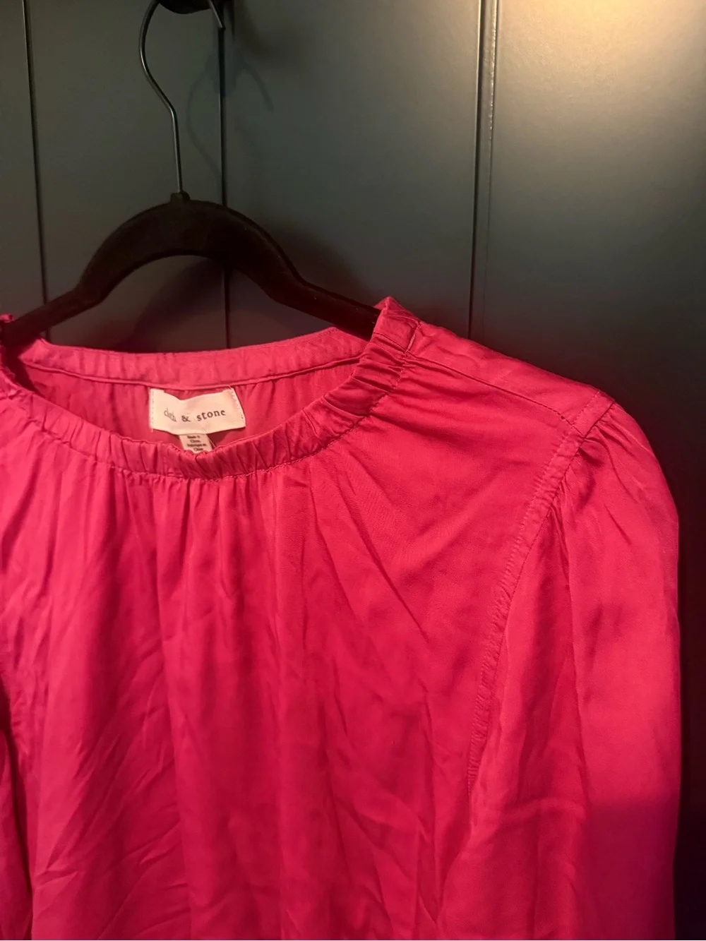 🌷 NEW Evereve Cloth & Stone Luxe Satin Banded Blouse Berryfizz Pink - Picture 4 of 13